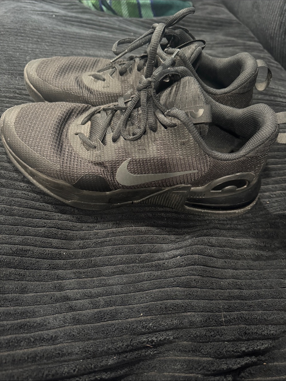 Nike Men's Black Sneakers - Picture 4 of 7